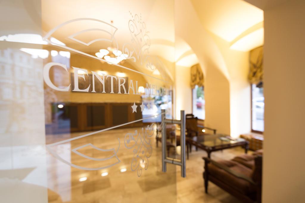 كلوج-نابوكا Hotel Melody Central المظهر الخارجي الصورة